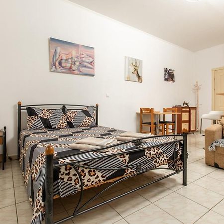 Central Cozy Apartment Sparta Ngoại thất bức ảnh
